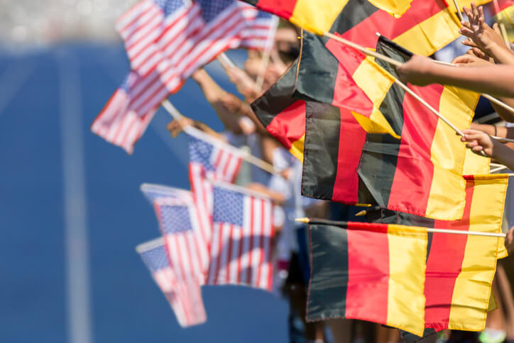 Can German citizens apply for United States citizenship